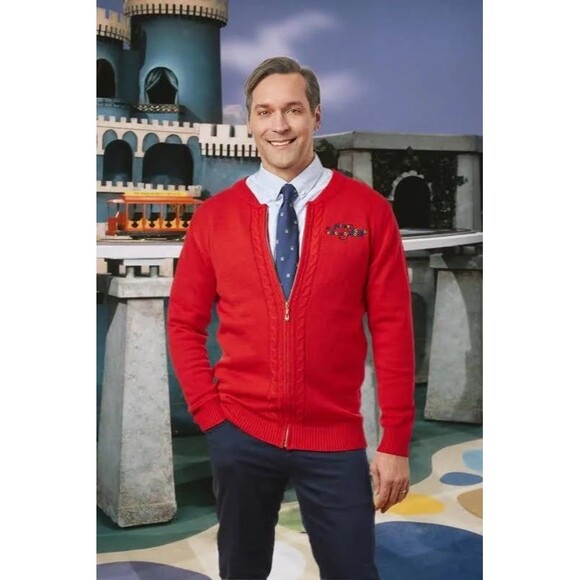 Mister Rogers' Neighborhood Collectible Sweater size medium - Picture 12 of 12